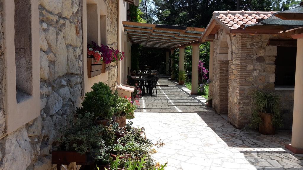 Agriturismo Casal Taccone Apartment ตาร์กวิเนีย ภายนอก รูปภาพ