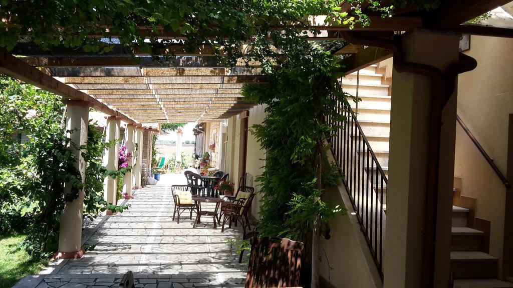 Agriturismo Casal Taccone Apartment ตาร์กวิเนีย ภายนอก รูปภาพ
