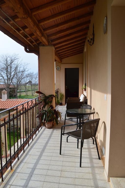 Agriturismo Casal Taccone Apartment ตาร์กวิเนีย ภายนอก รูปภาพ